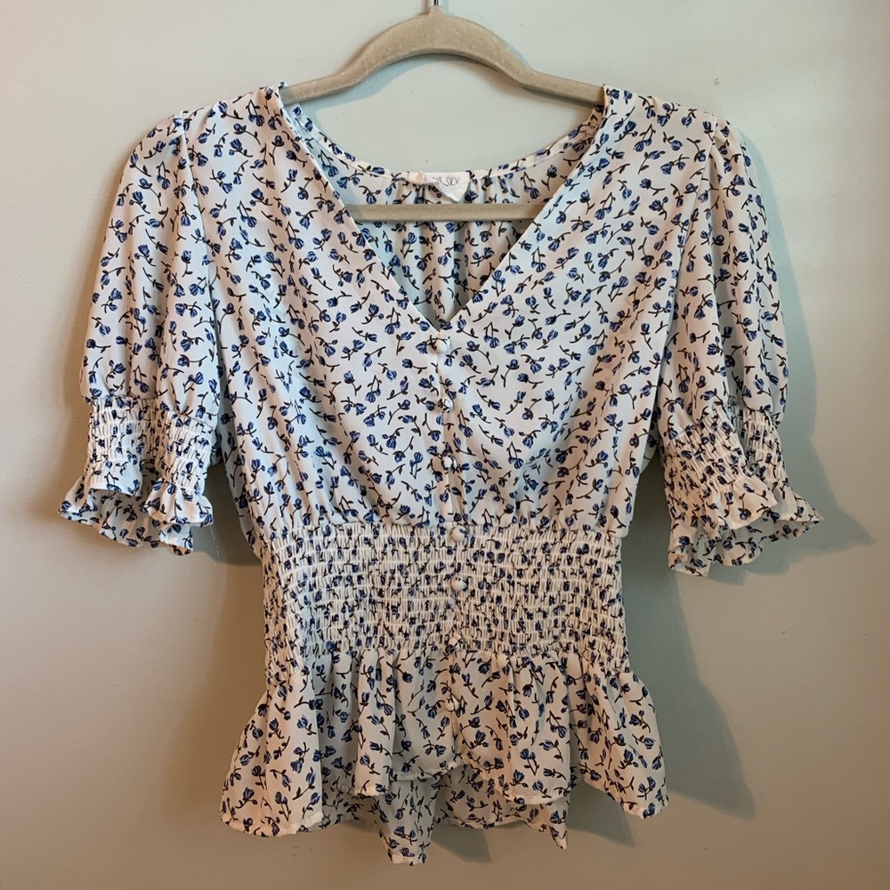 Sienna Sky Blue and White Flower Top
